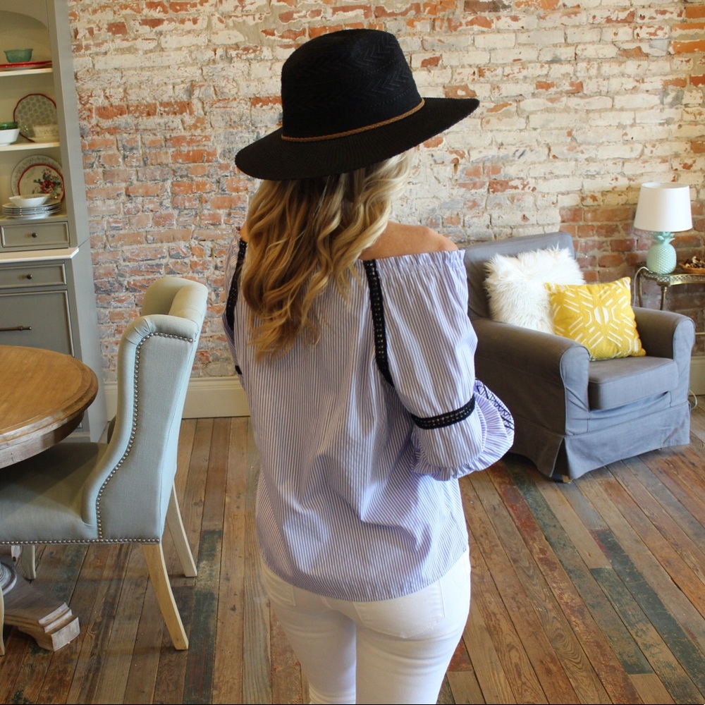 LAST ONE❗️ Embroidered pin stripe tassel tie top - Picture 3 of 4